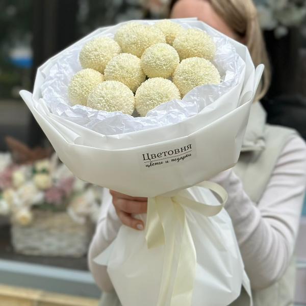 Букет из одноголовых хризантем "Жемчужные переливы"